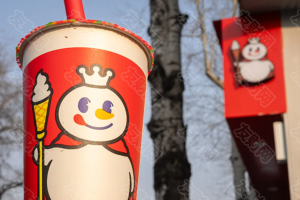 2025年03月07日:中国的珍珠奶茶连锁店蜜雪冰城在香港上市首日大涨28%